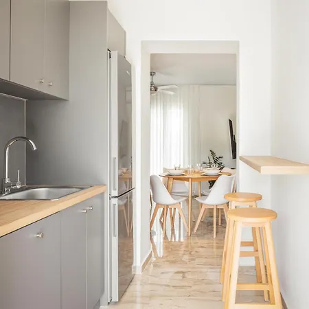 Minimalist Apartment Near The Airport And The City Center Kanali  Exterior photo