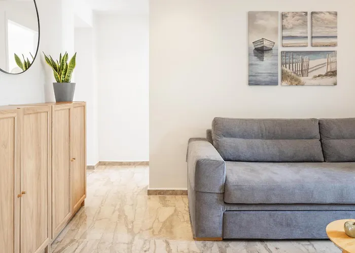Minimalist Apartment Near The Airport And The City Center