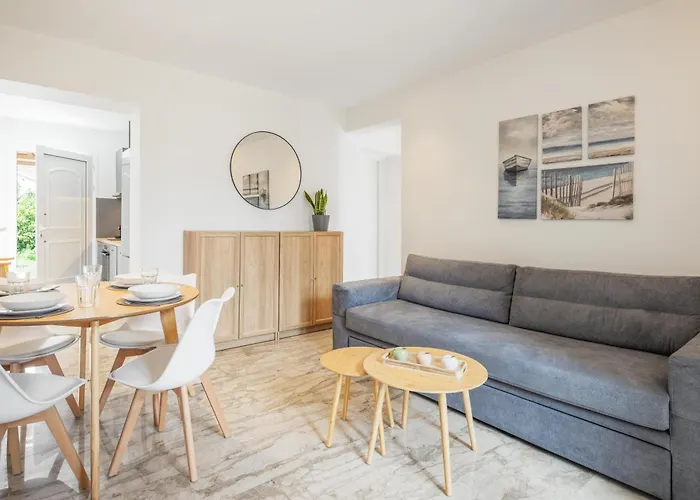 Minimalist Apartment Near The Airport And The City Center