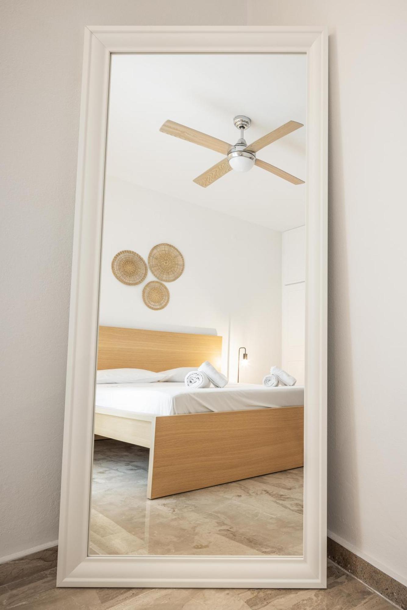 Apartment Minimalist Near The Airport And The Center